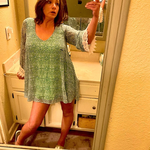 NEW LISTING‼️SHOW ME YOUR MUMU Dress - Picture 2 of 16